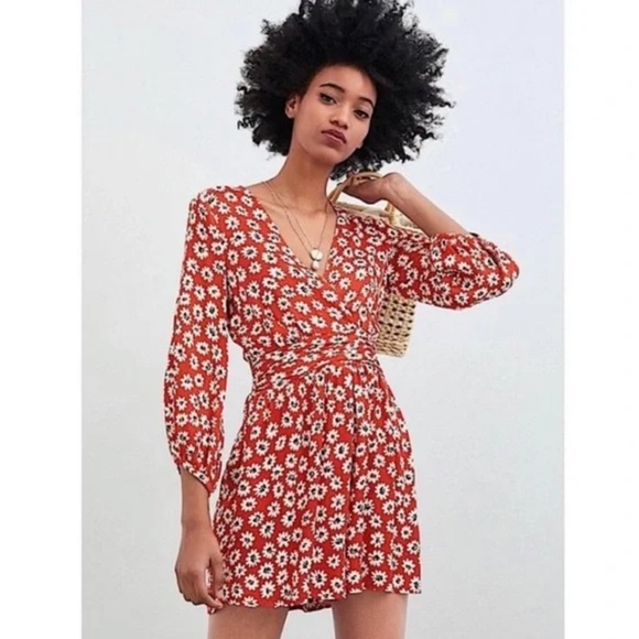 Zara Pants - 𝅺Zara long sleeve plunge faux wrap smocked floral romper